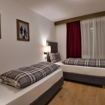 Alp Residence Pelegrin San Vigilio Di Marebbe Oda fotoğraf